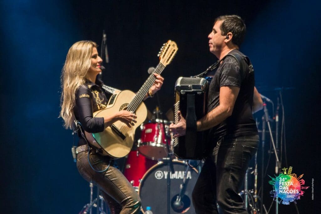 Atrações da Festa das Nações trouxeram uma noite de resgate aos clássicos da música nesta quinta (18)