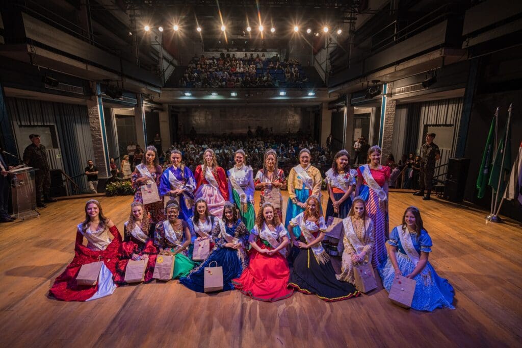 Desfile das Rainhas da 39ª Festa das Nações acontece no sábado, 04/05