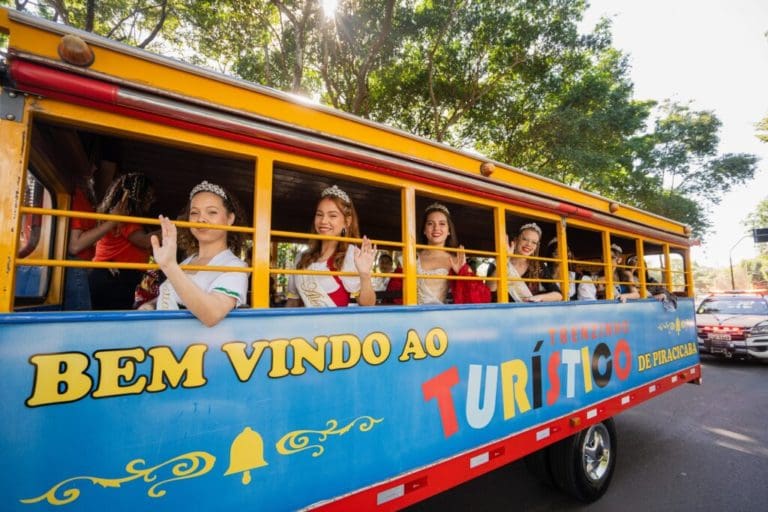 39ª Festa das Nações: tradicional desfile das Rainhas foi realizado no sábado, 04/05
