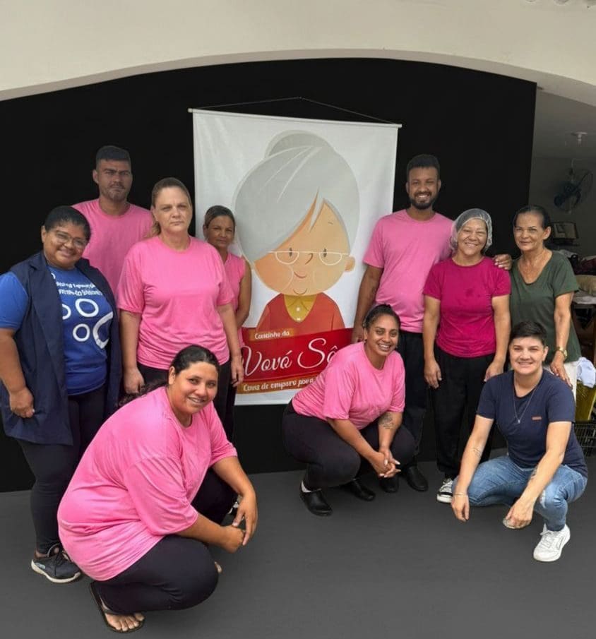 Equipe - Casa de Amparo ao Idoso – Cantinho da Vovó Sônia.